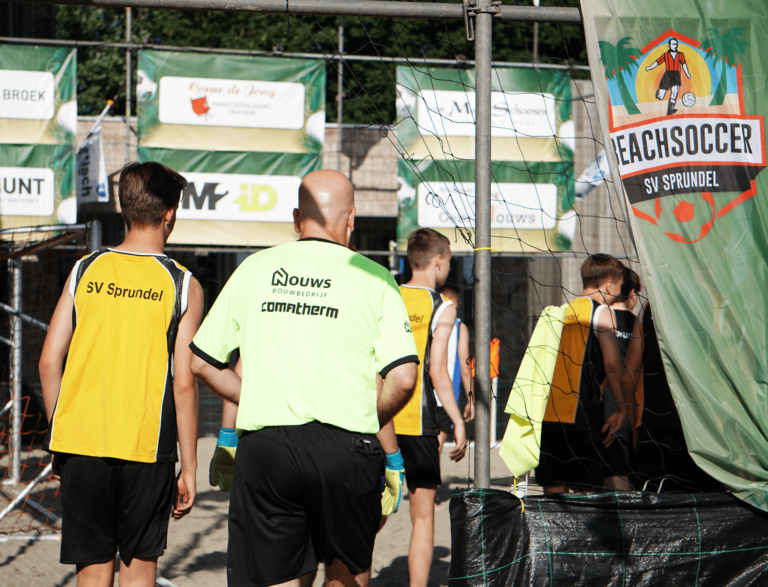 Bedrijventoernooi beachsoccer